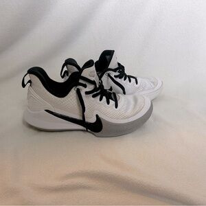 Youth Nike Kobe Mamba Focus, 4.5Y